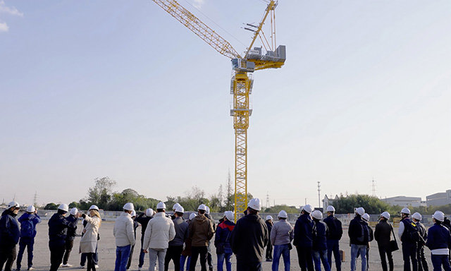 Manitowoc impresses customers on Potain factory tour in China